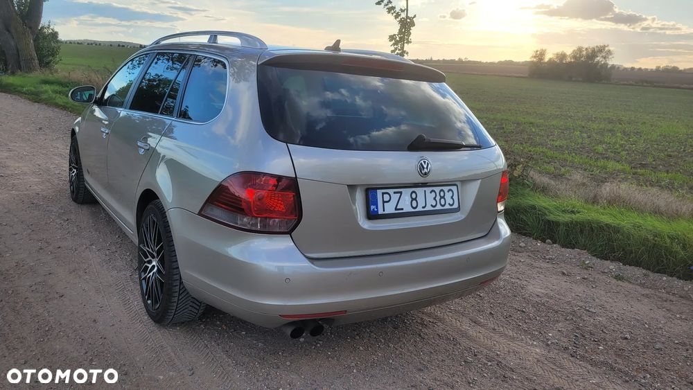 Volkswagen Golf 2.0 TDI DPF Highline - 4