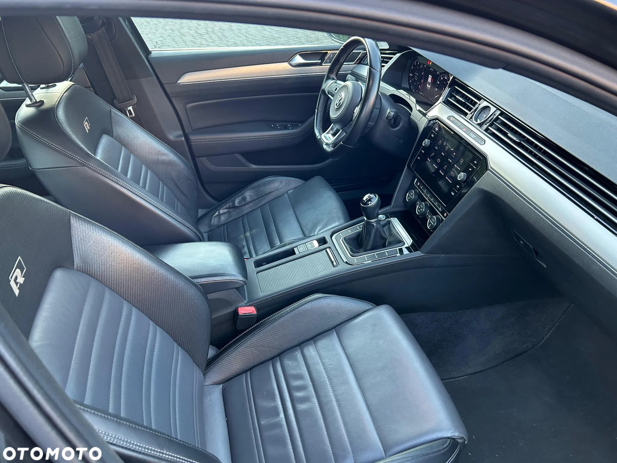 Volkswagen Passat - 31
