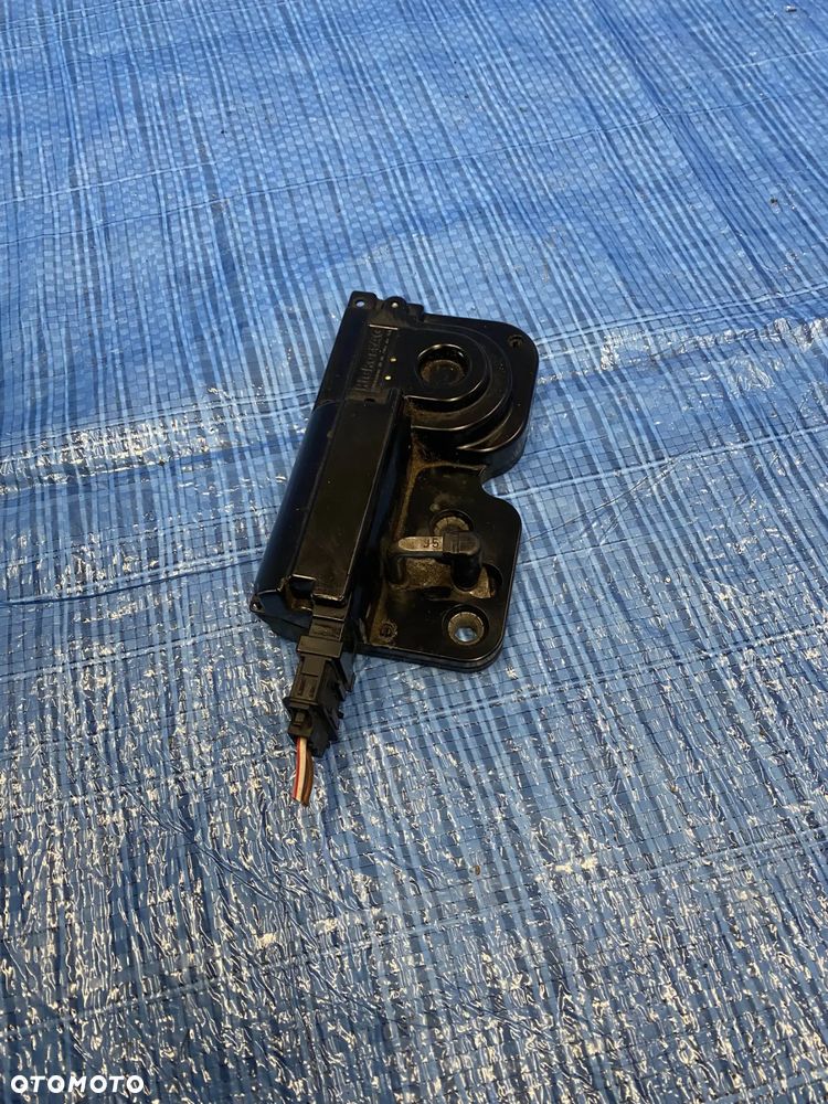 VW TOUAREG Q7 CAYENNE ZAMEK DOCIĄG ELEKTRYCZNY KLAPY BAGAŻNIKA ORYGINAŁ 7L0827511C - 3