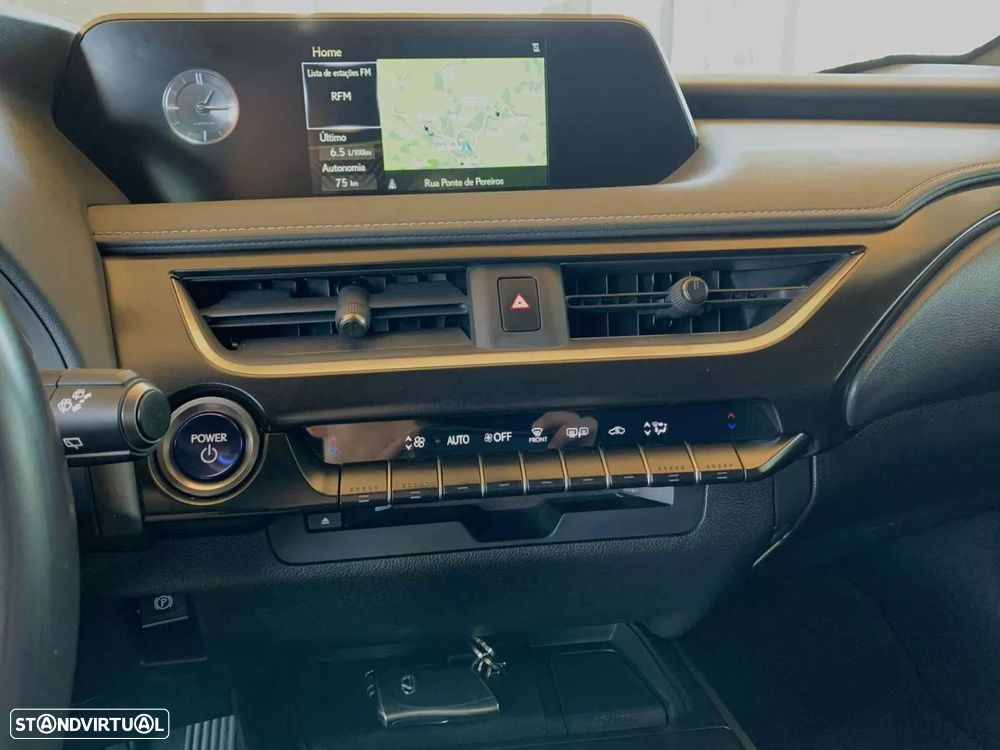 Lexus UX 250h Executive+ - 18