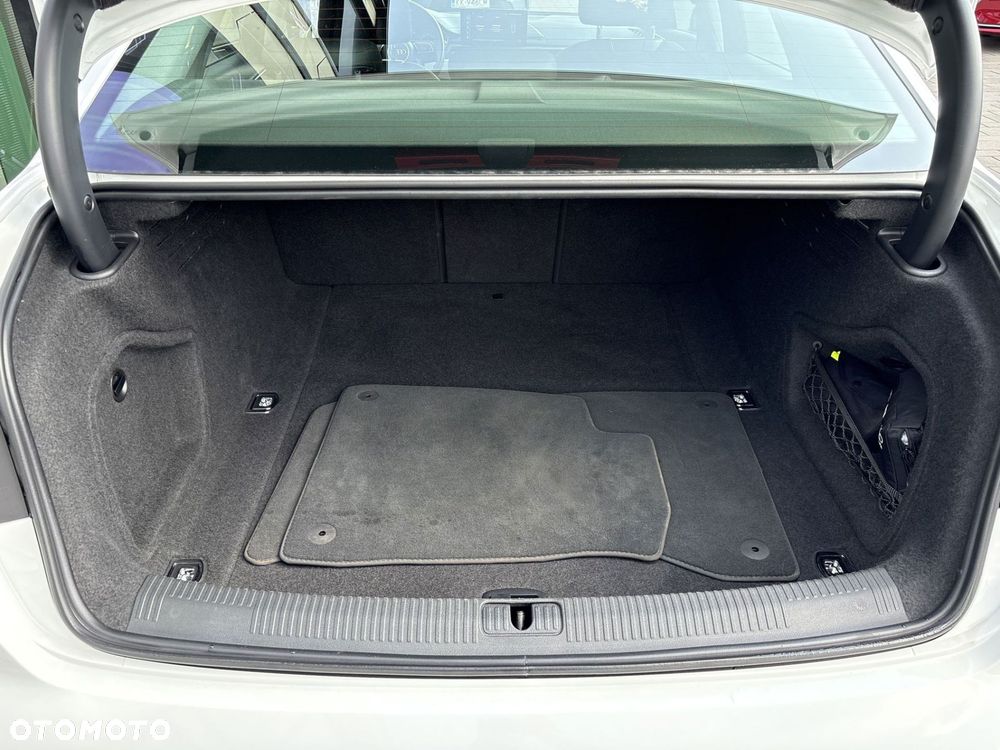 Audi A4 Limousine 35 TFSI mHEV Advanced S tronic - 17
