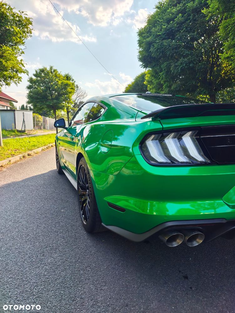 Ford Mustang - 22