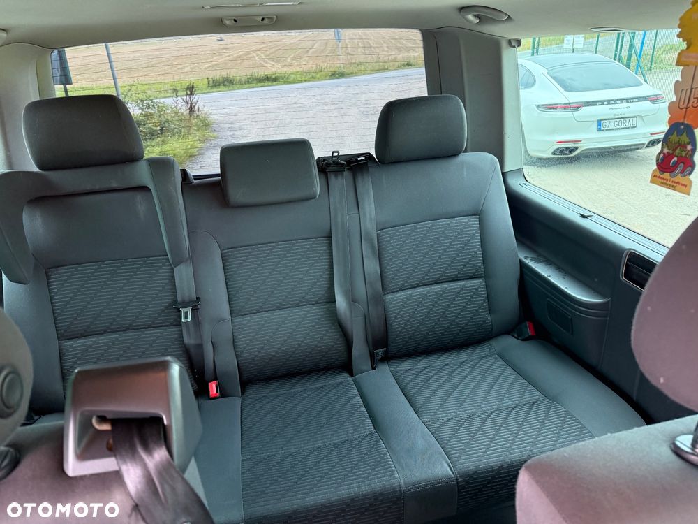 Volkswagen Multivan - 8