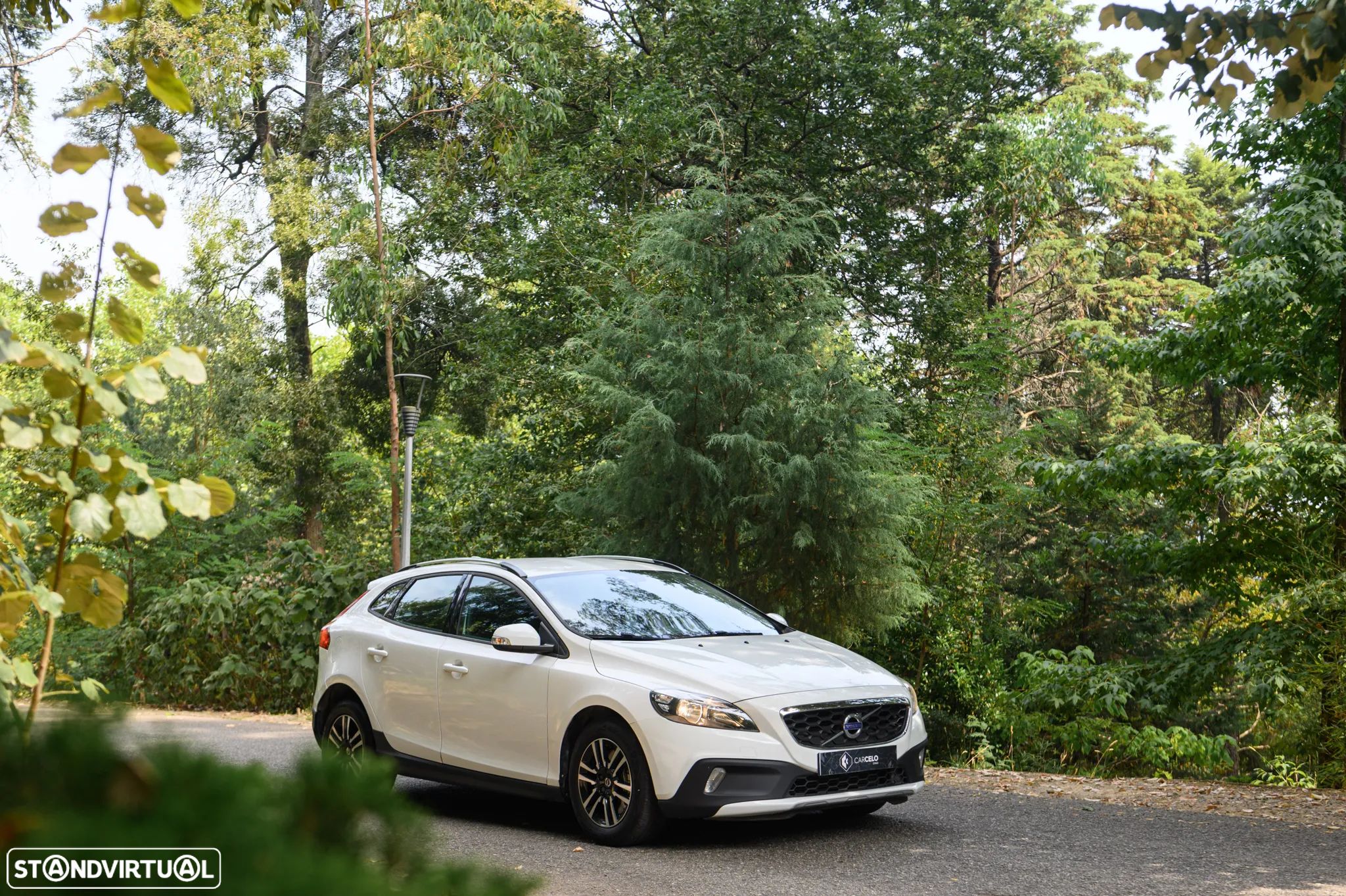 Volvo V40 Cross Country 2.0 D2 Summum - 1