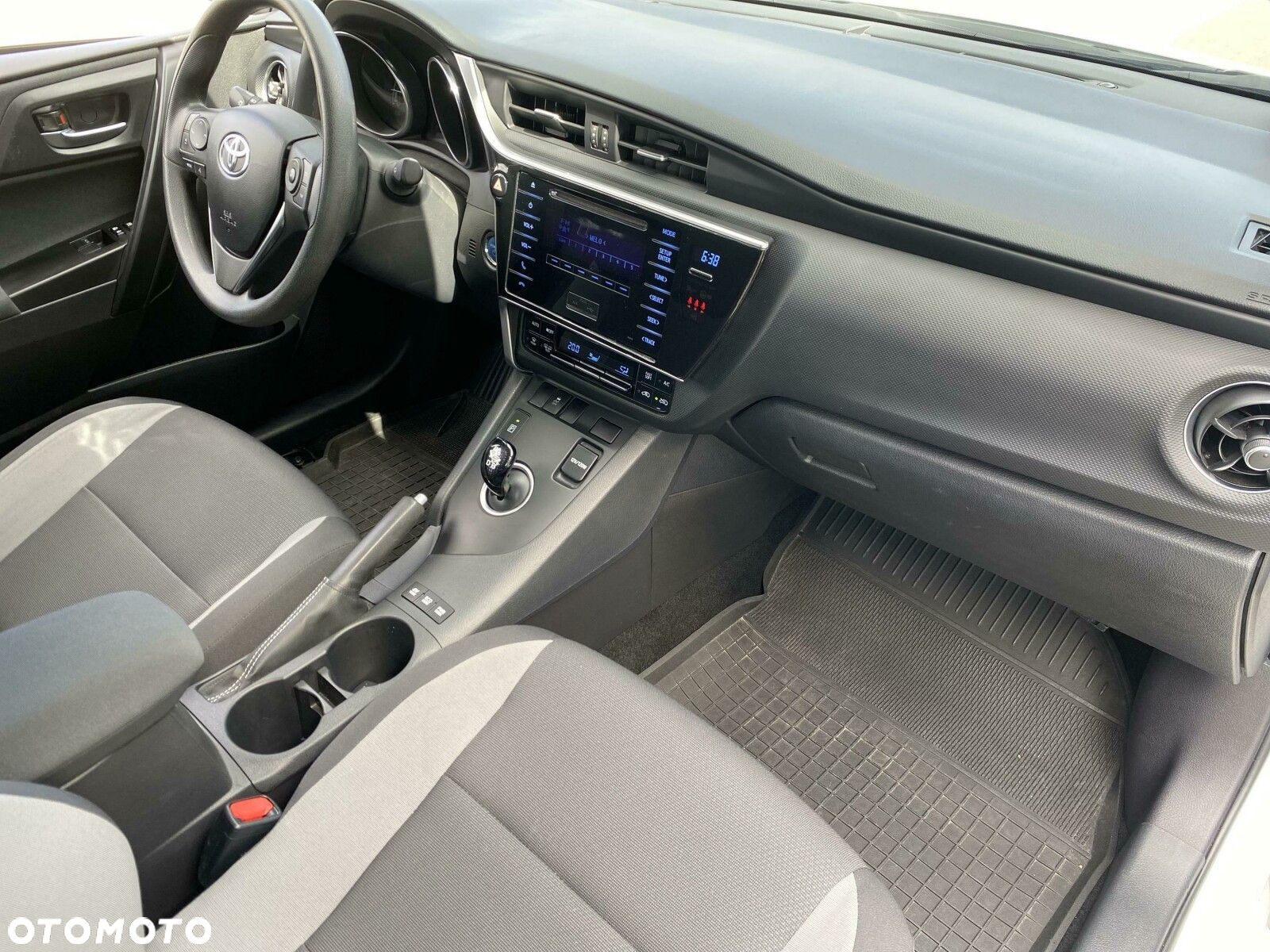 Toyota Auris - 15