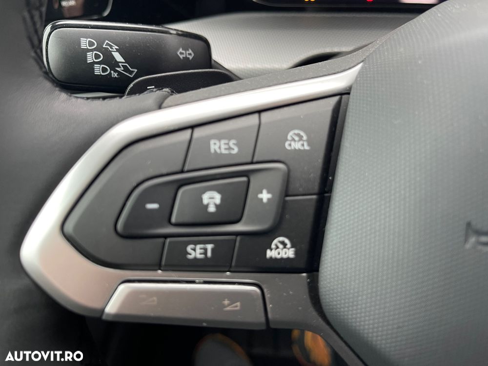 Volkswagen Golf 1.5 eTSI DSG MHEV Style - 25