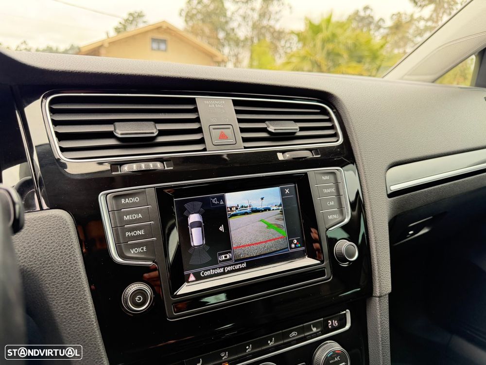 VW Golf 2.0 TDI Highline DSG - 13