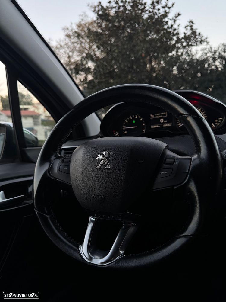 Peugeot 208 PureTech 82 Start & Stop Allure - 8