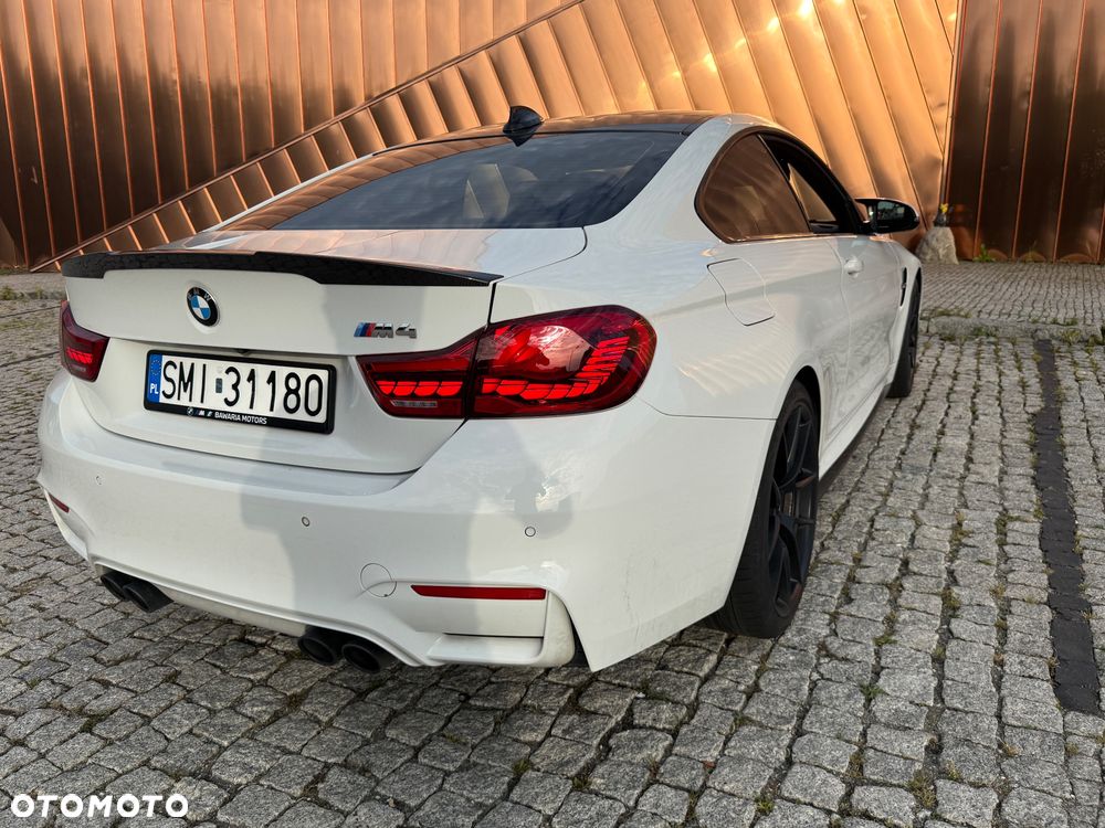 BMW M4 Coupe DKG - 12