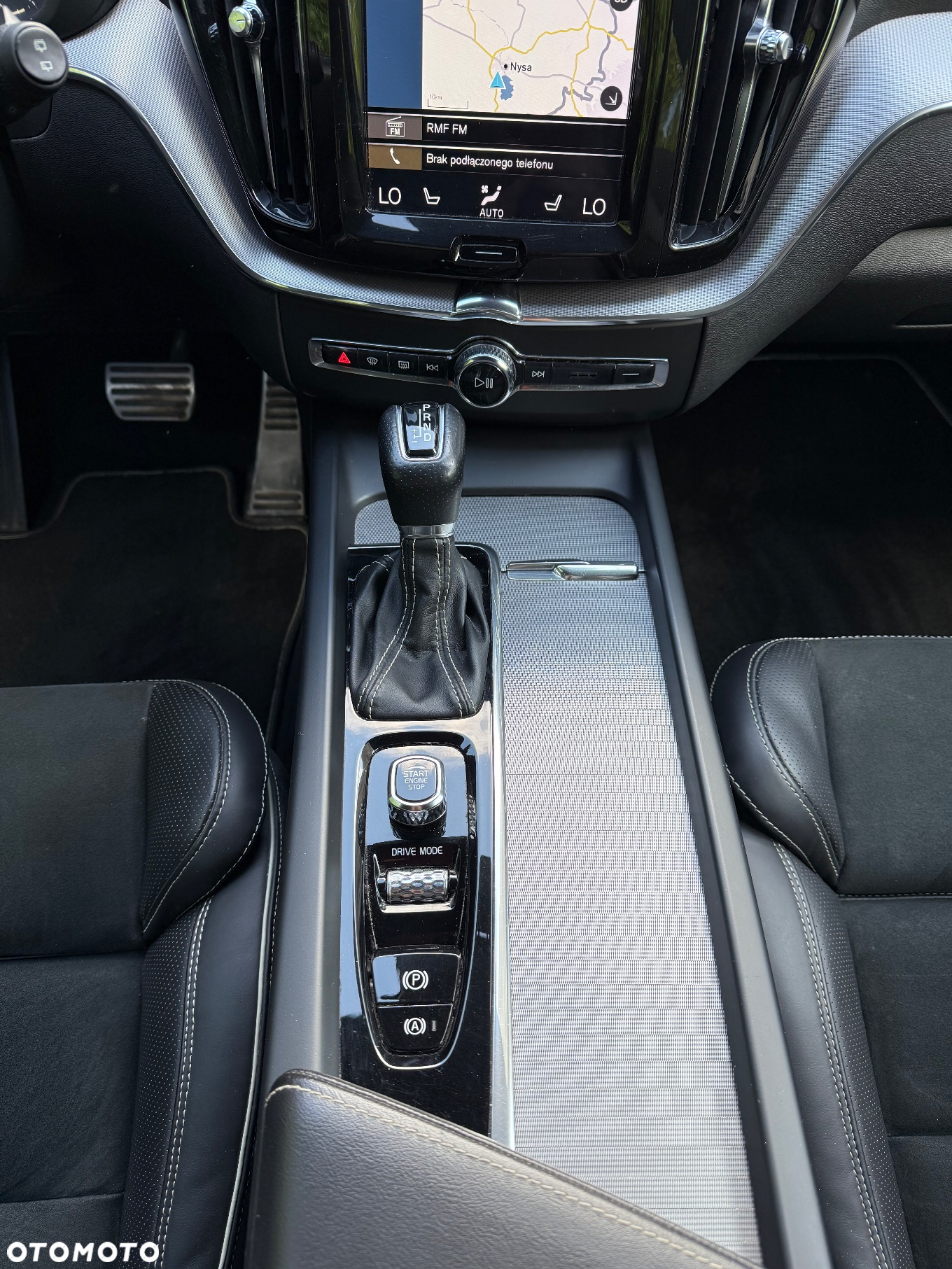 Volvo XC 60 D4 AWD R-Design - 37