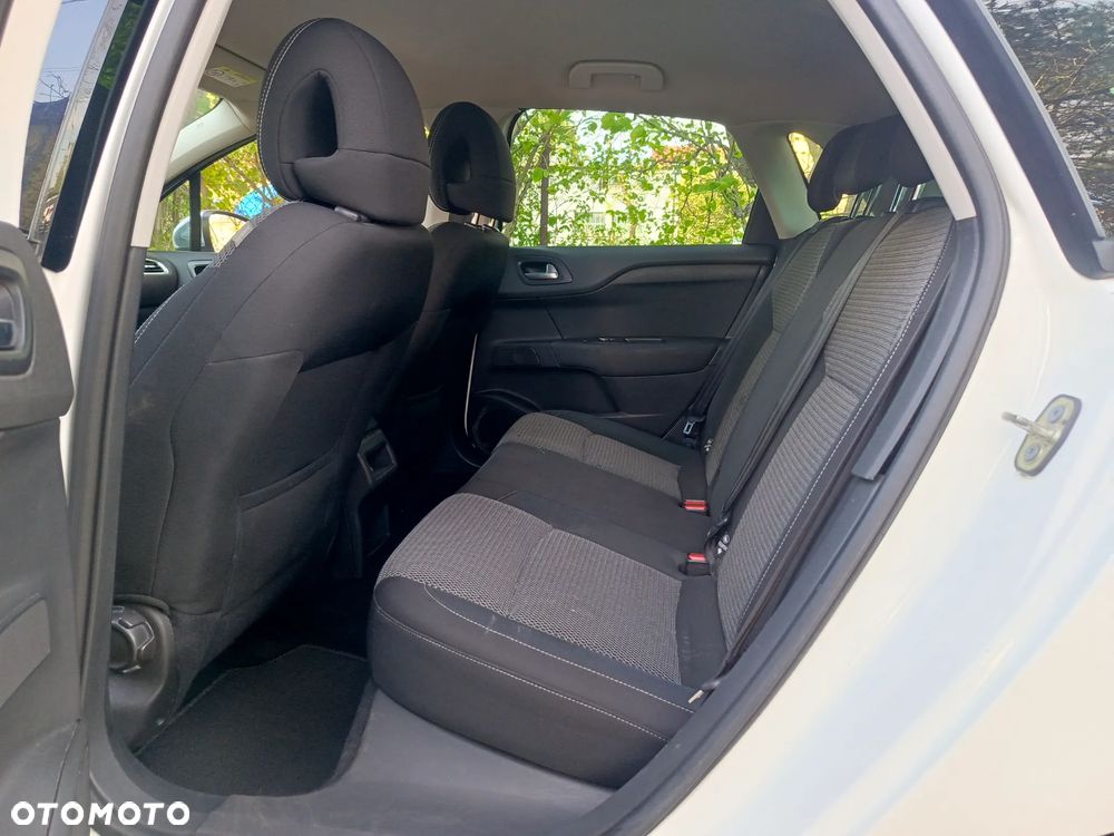 Citroën C4 e-HDi 115 Selection - 14