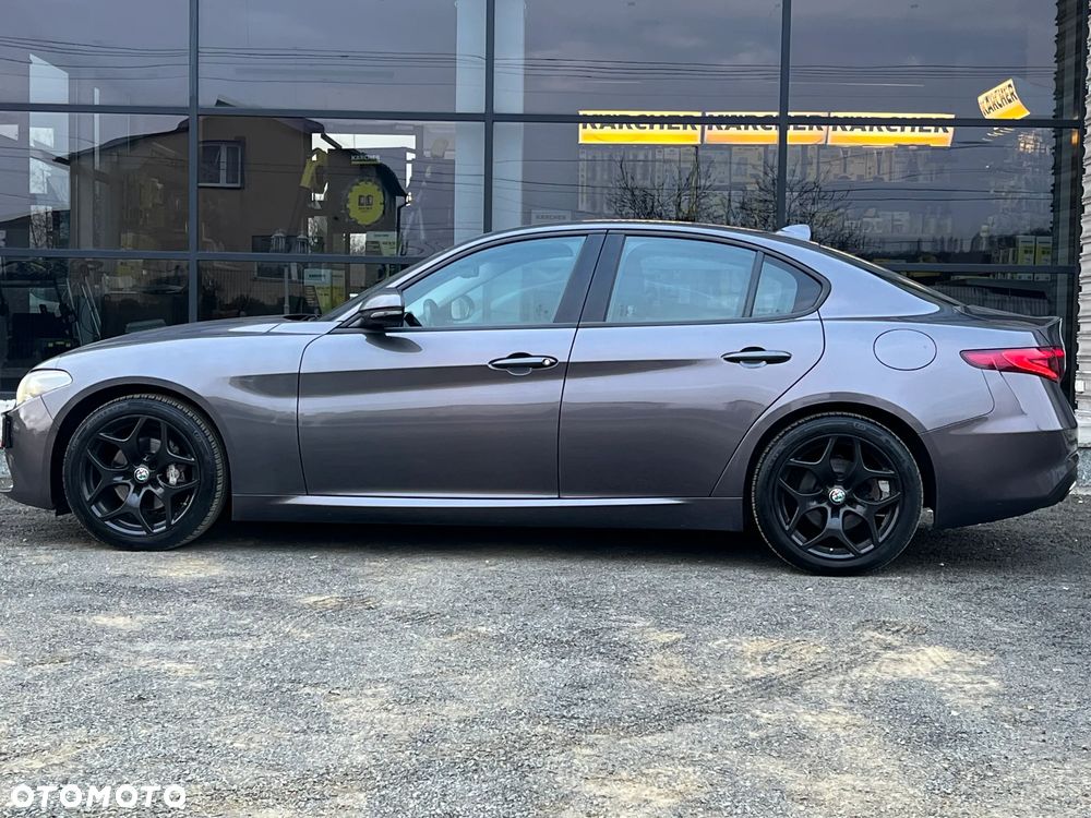 Alfa Romeo Giulia 2.0 Turbo Business - 8
