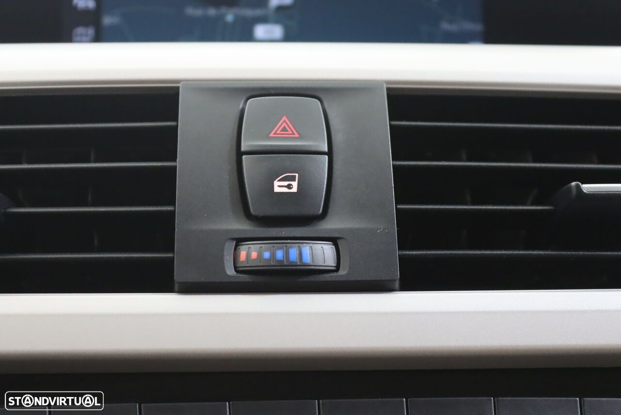 BMW 318 d Touring - 27