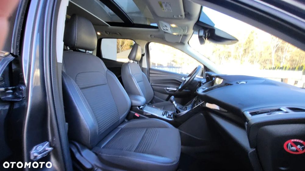 Ford Kuga 2.0 TDCi FWD Titanium - 36