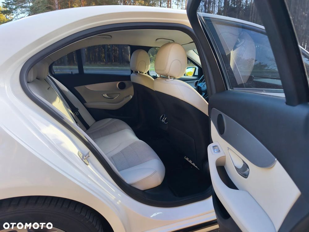 Mercedes-Benz Klasa C 300 9G-TRONIC Avantgarde - 18