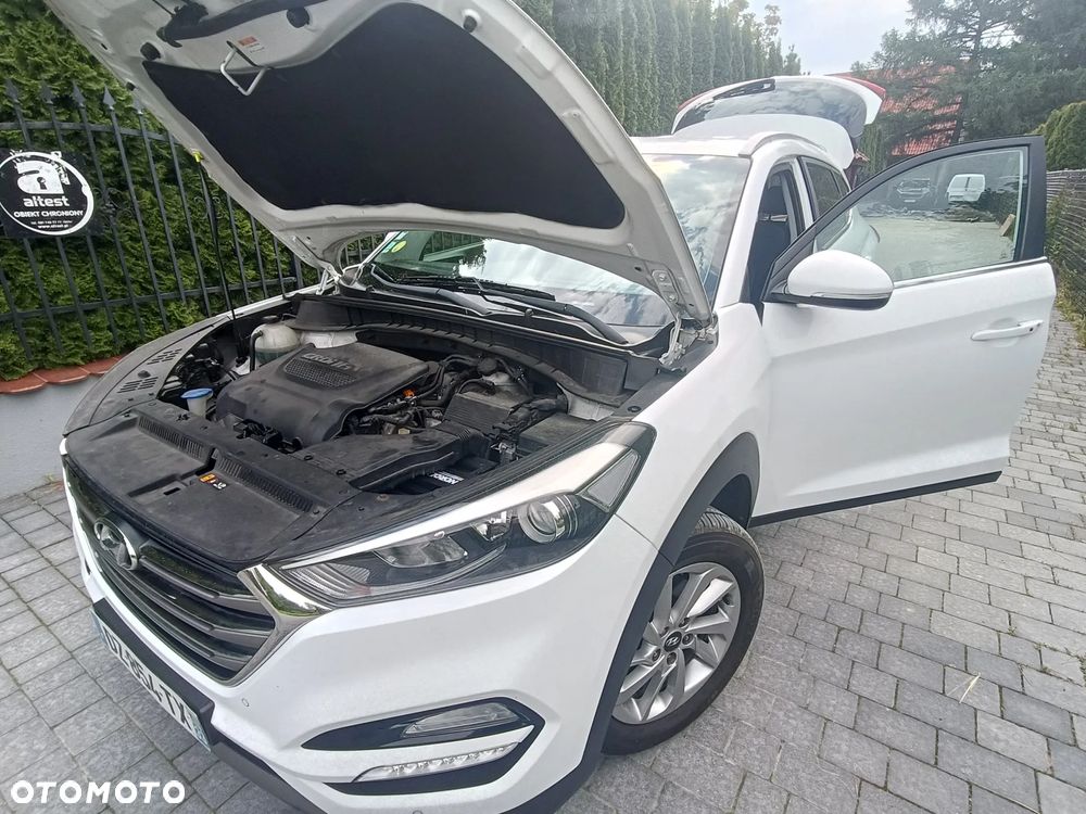Hyundai Tucson 2.0 CRDI BlueDrive Style 2WD - 20