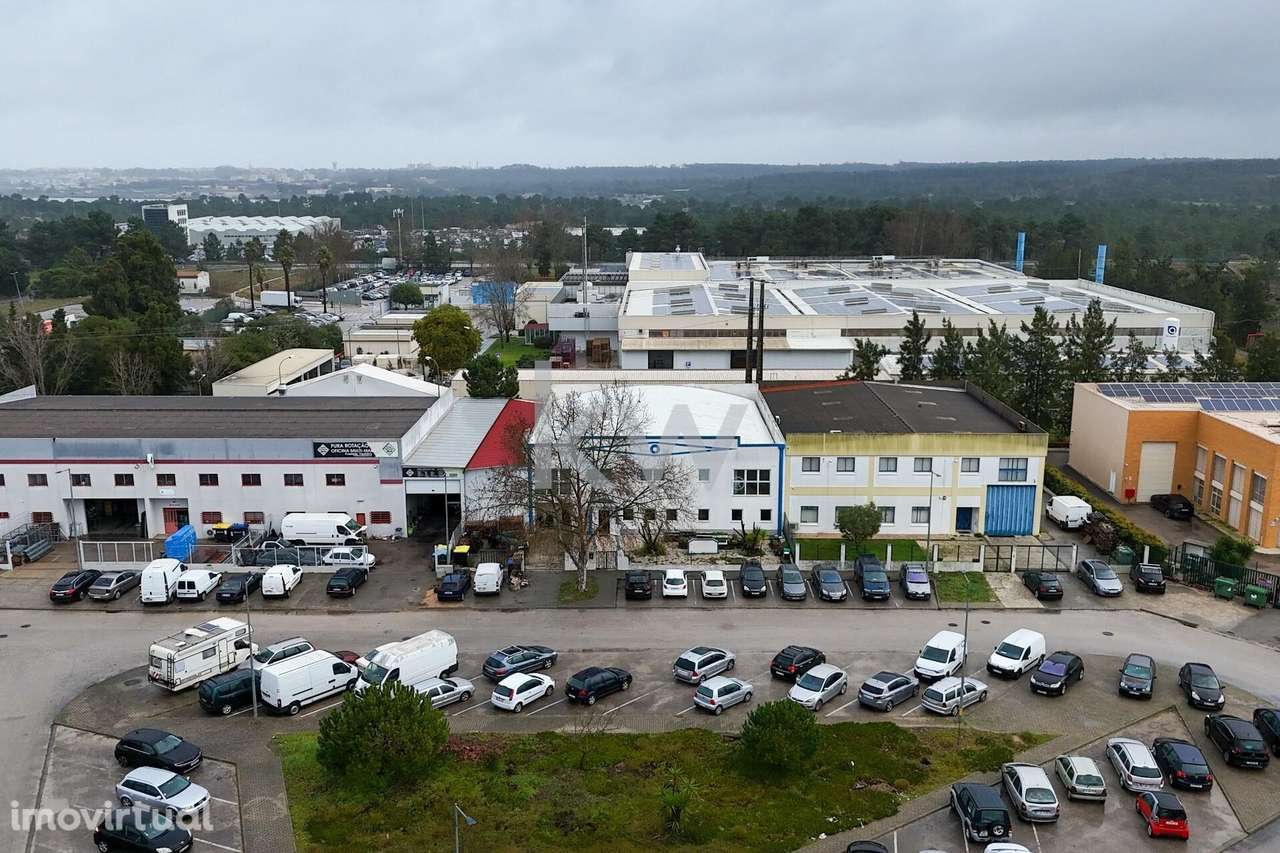 Armazém no Parque Industrial do Seixal | Excelentes acessos às princip - Grande imagem: 2/46