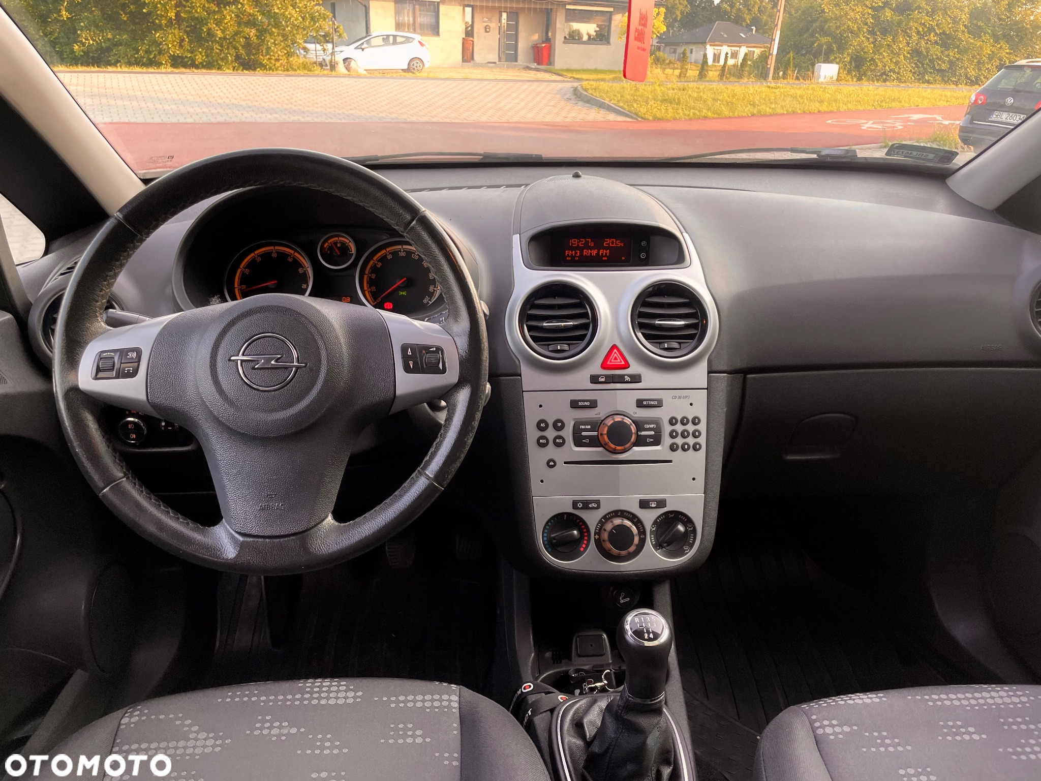 Opel Corsa 1.2 16V Cosmo - 11