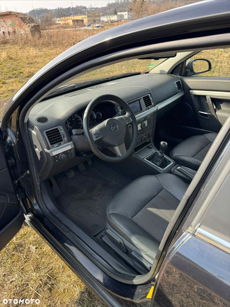 Opel Vectra 1.9 CDTI DPF Cosmo - 3