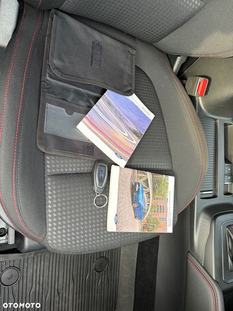 Ford Focus 1.0 EcoBoost Hybrid ST-LINE - 20