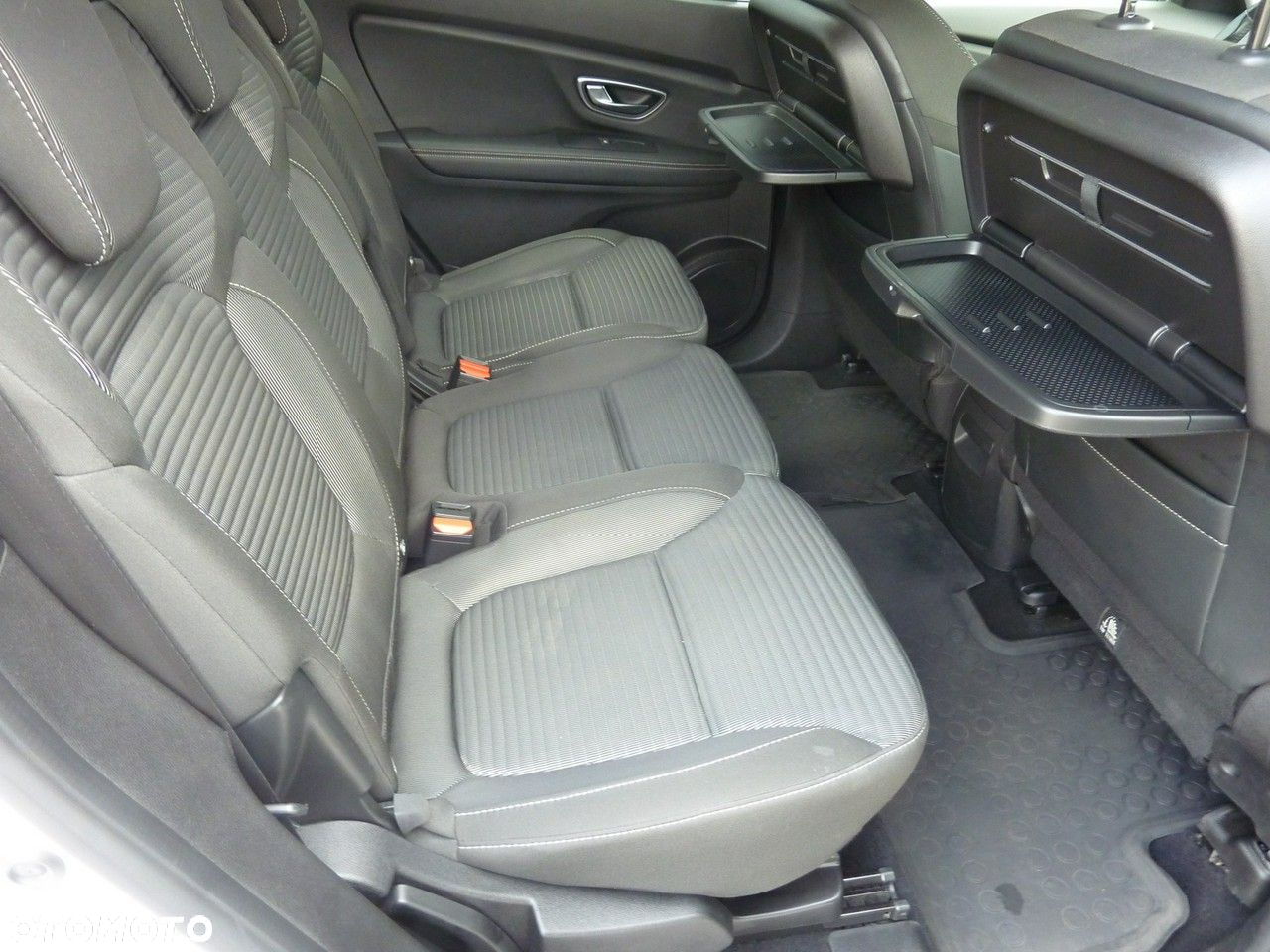 Renault Grand Scenic - 16