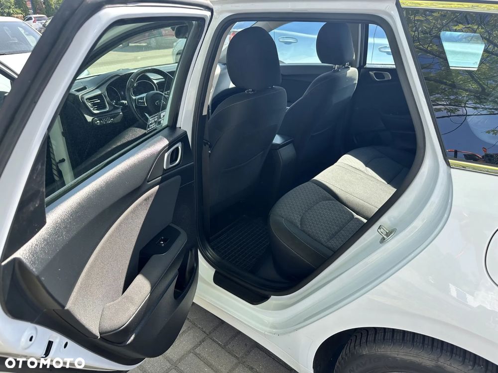 Kia Ceed - 29