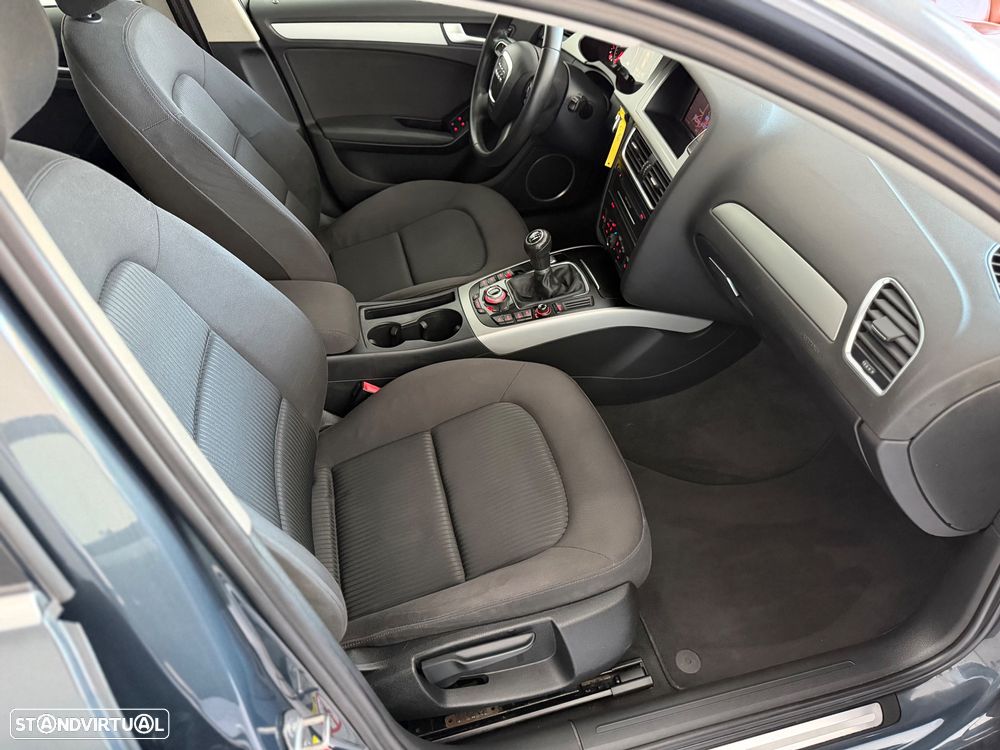 Audi A4 Avant 2.0 TDI Advance - 29