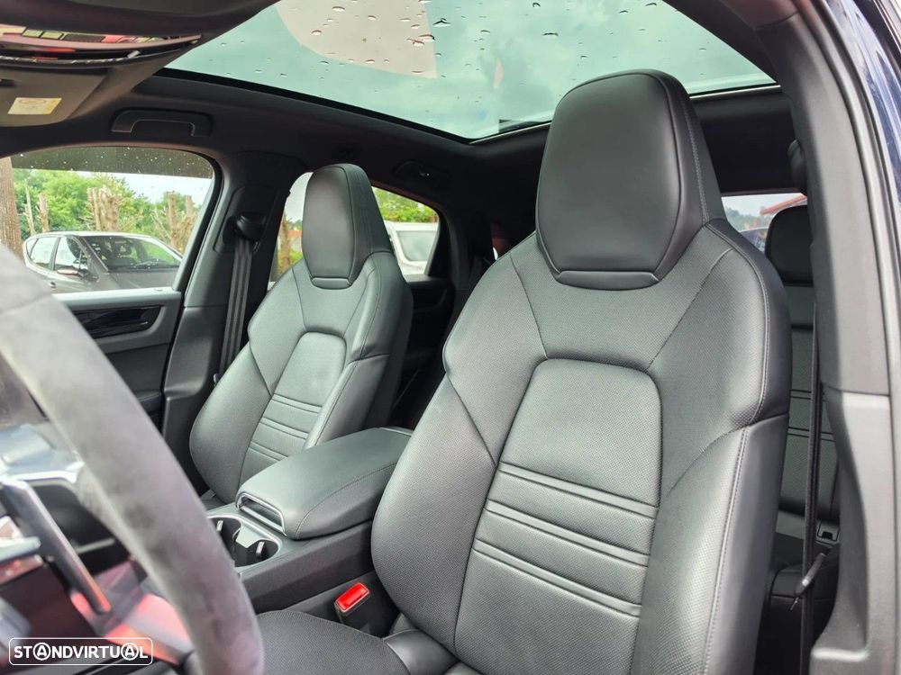 Porsche Cayenne Coupé E-Hybrid - 9