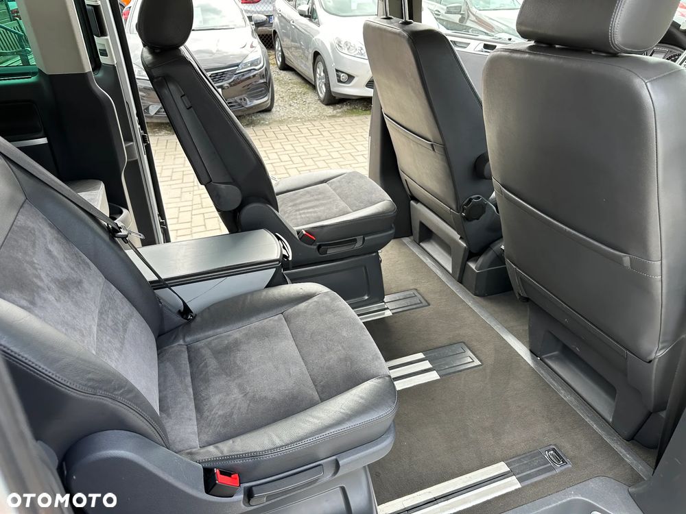 Volkswagen Multivan - 23
