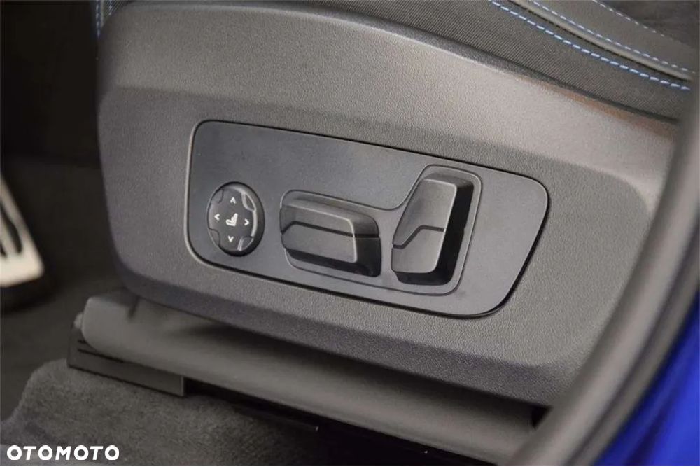 BMW X1 sDrive18i - 18