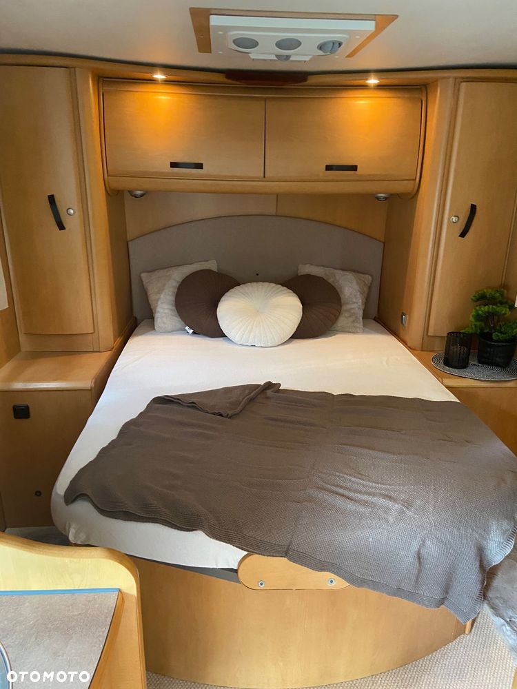 Mercedes-Benz Pilote Explorateur - 9