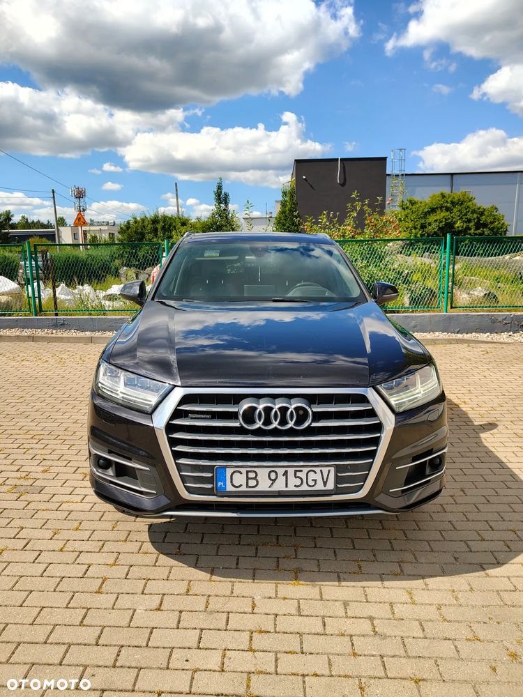 Audi Q7 - 1