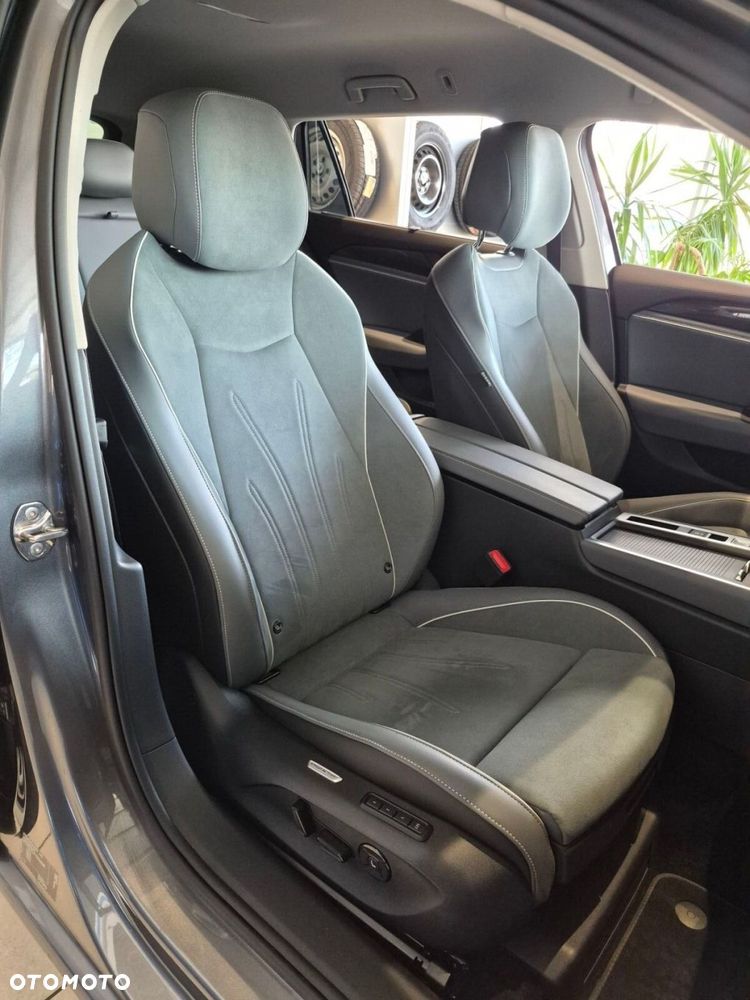 Volkswagen Passat - 12