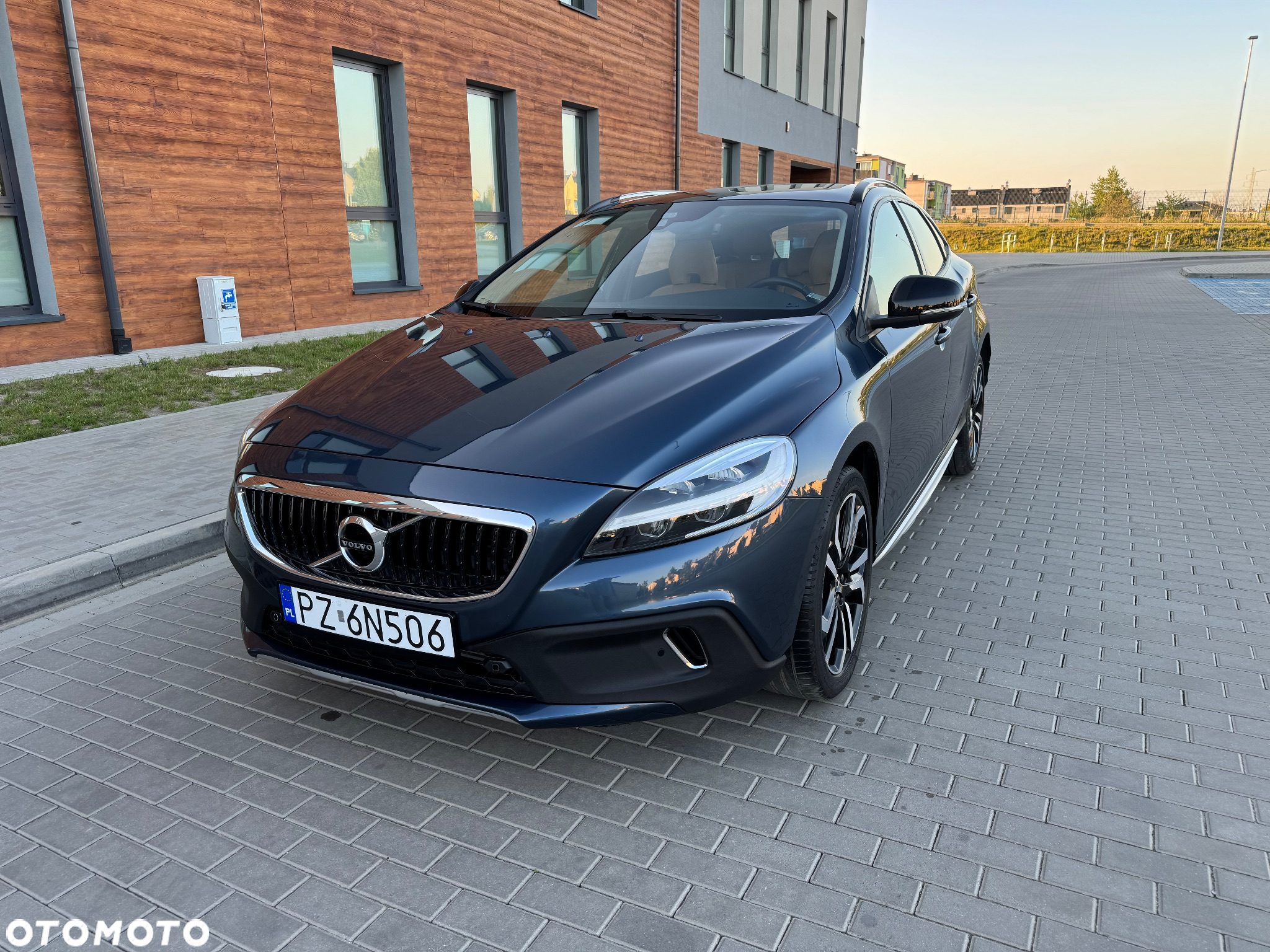 Volvo V40 Cross Country T3 Geartronic Momentum - 12