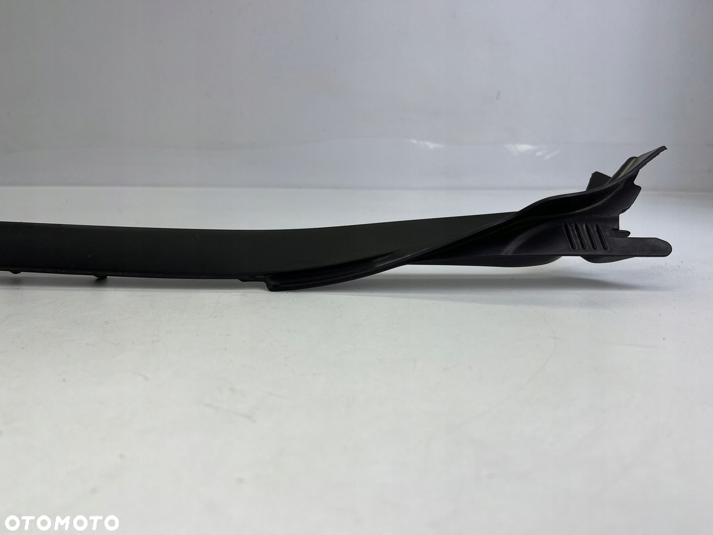 LISTWA SZYBY PRZEDNIEJ CZOŁOWEJ PRAWA BMW X3 G01 7399032 - 7