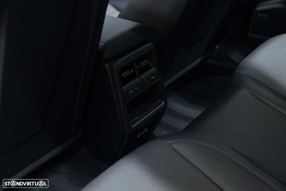 Porsche Macan Electric - 56