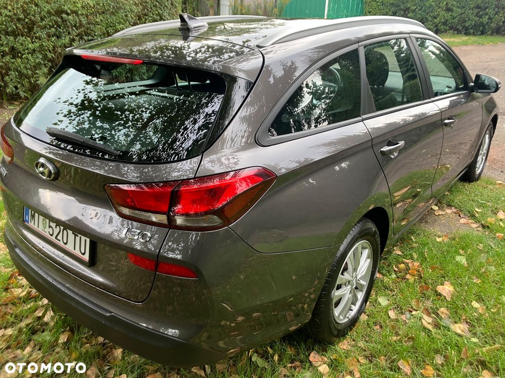 Hyundai i30 Kombi 1.4 Passion - 4