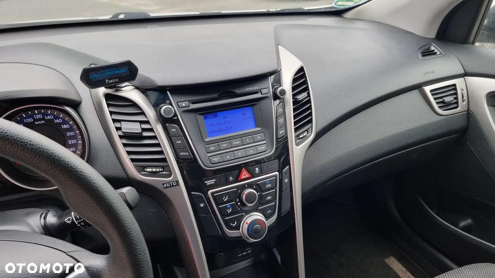 Hyundai i30 1.6 GDI BlueDrive Classic + - 27