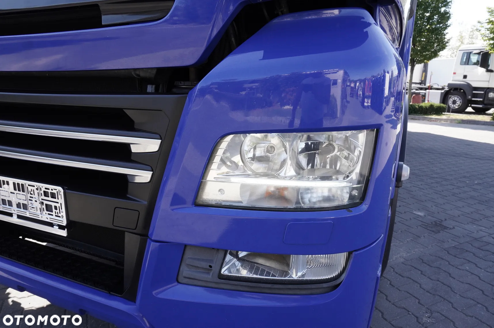 MAN TGX 26.500 E6 XXL / Schmitz 19 palet / Thermoking / oś skrętna - 26