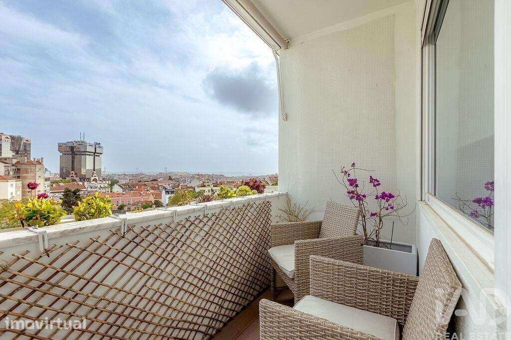 Apartamento T2 em Campolide de 122 m2 - Grande imagem: 3/40