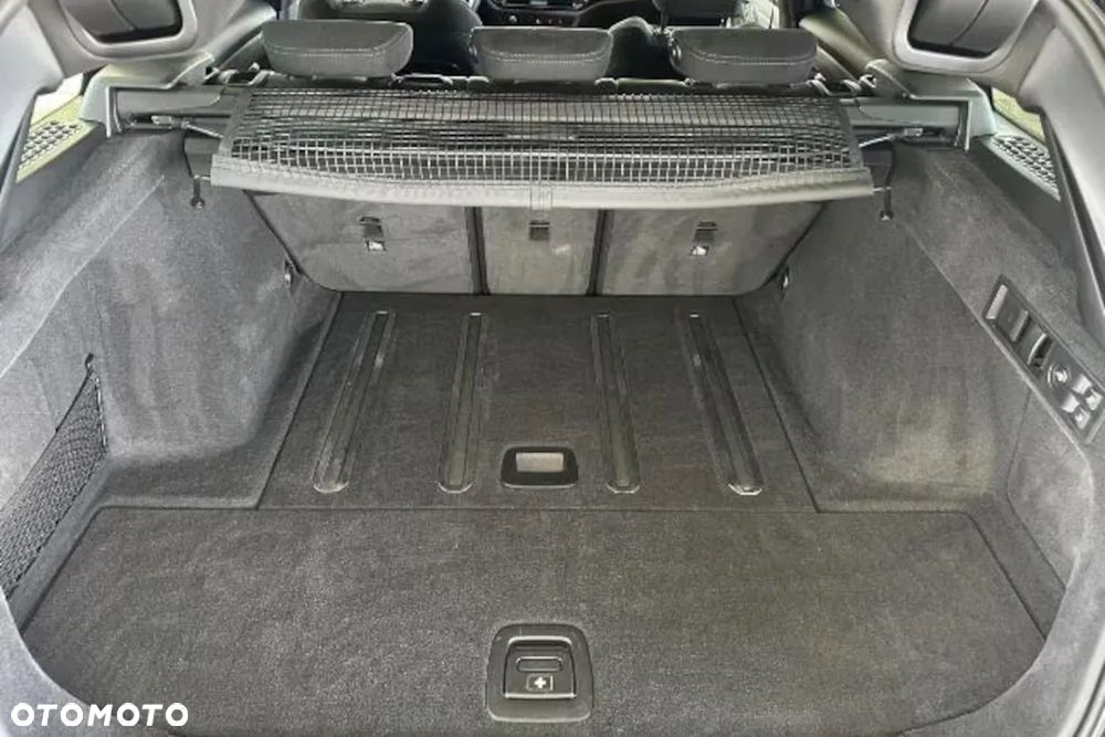 BMW Seria 3 318i M Sport - 30