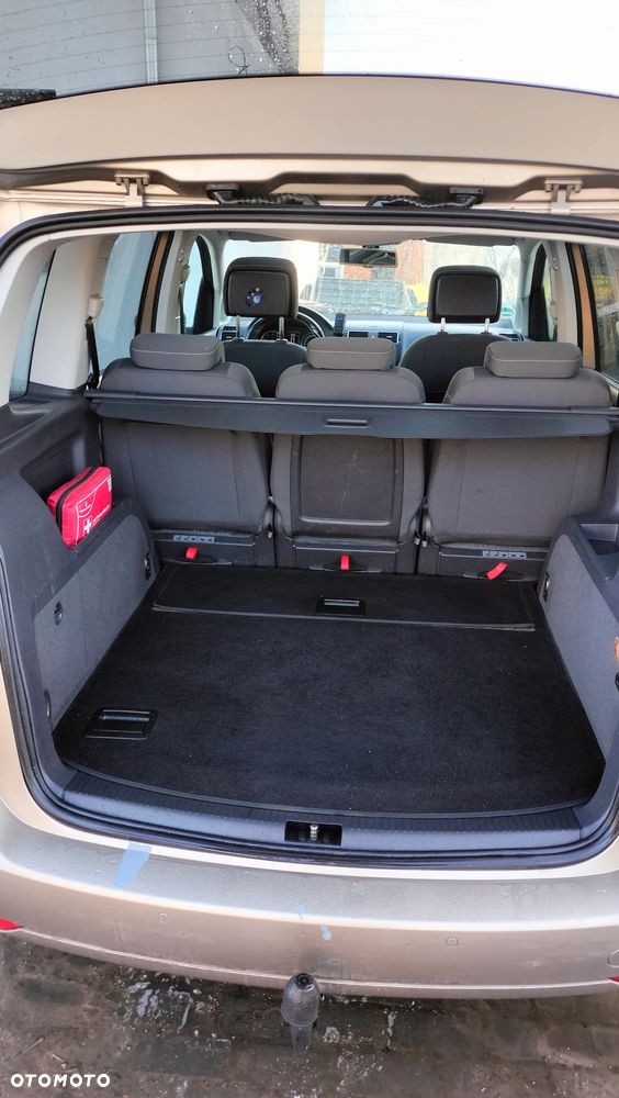 Volkswagen Touran 1.4 TSI DSG MATCH - 10