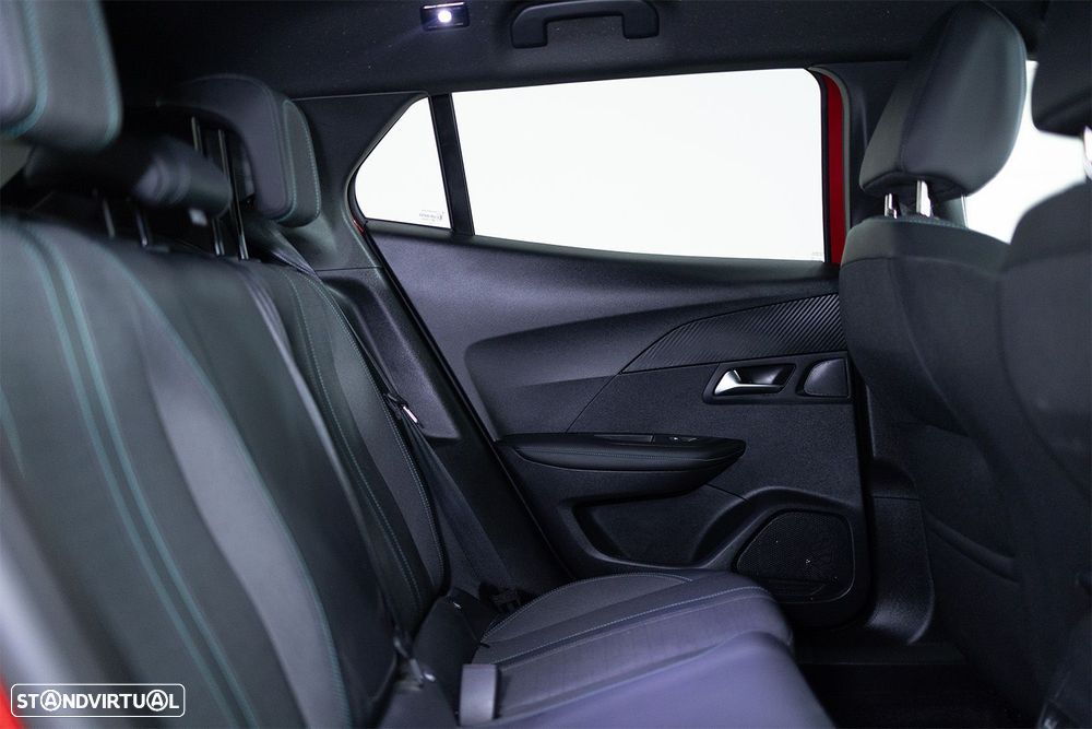 Peugeot 2008 1.2 PureTech Allure Pack - 28