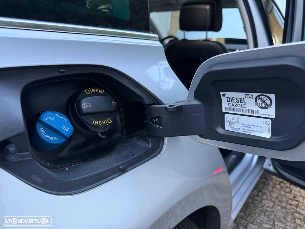 VW Passat Variant 2.0 TDI Highline DSG 4Motion - 12