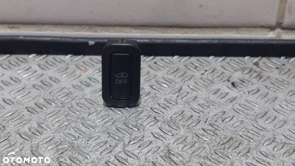 PRZEŁĄCZNIK PRZYCISK ALARMU SKODA OCTAVIA II 2 LIFT R2012 NR 6Q0962109B - 1