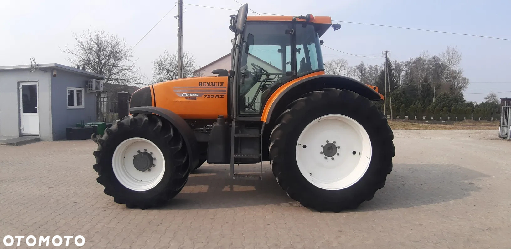 Renault Ares 725 RZ - 8