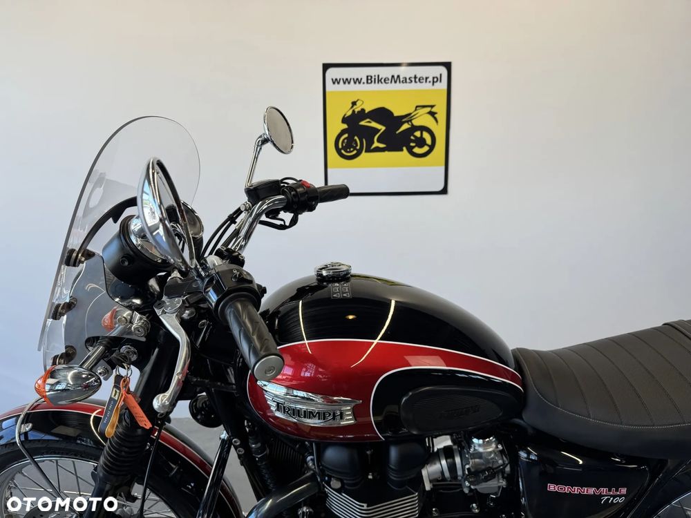 Triumph Bonneville - 21