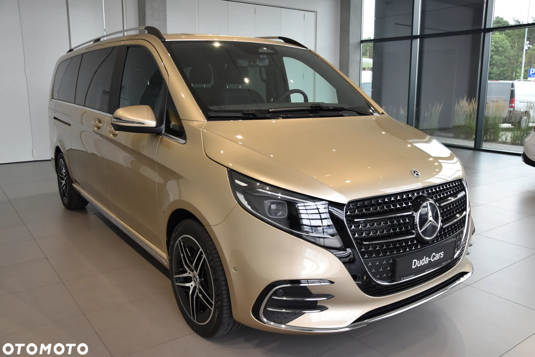 Mercedes-Benz Klasa V - 2