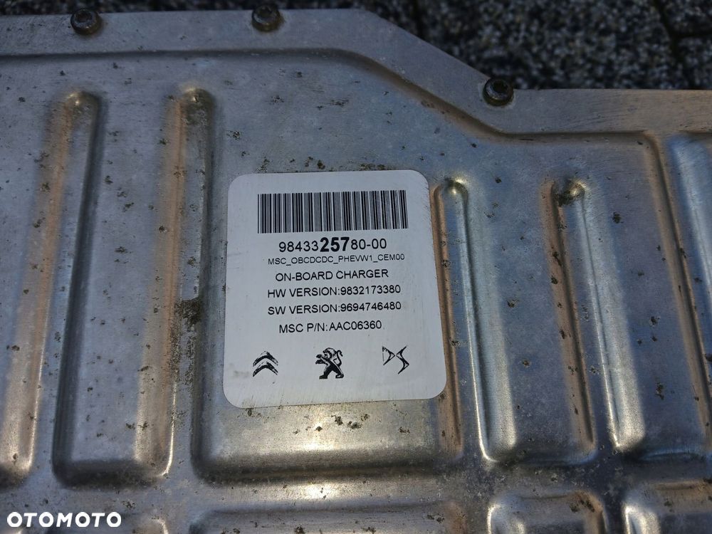 PEUGEOT 3008 II 1.6 HYBRYDA konwerter bateria 9843325780 A6MC30 - 2