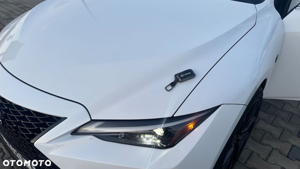 Lexus IS - 24